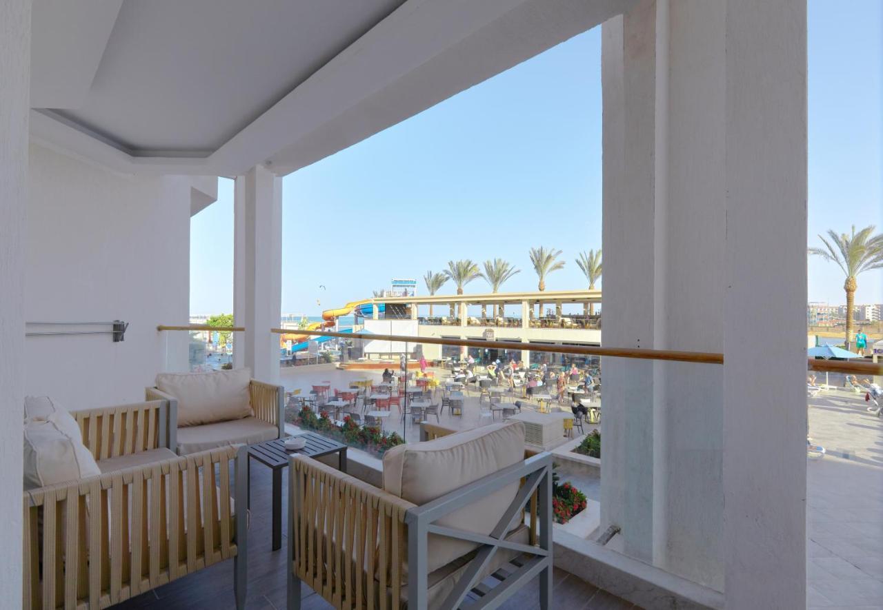 Bellagio Beach Resort&Spa Hurghada Esterno foto A balcony