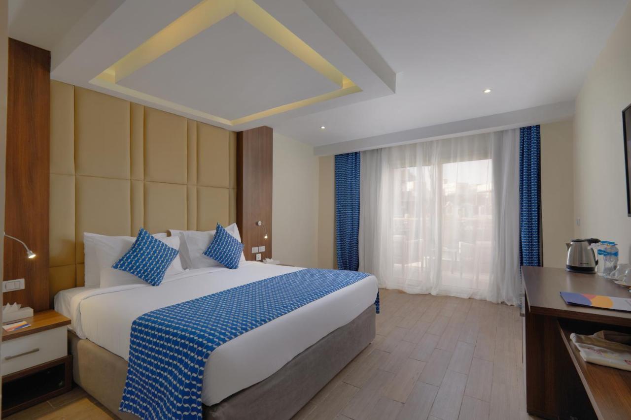 Bellagio Beach Resort&Spa Hurghada Esterno foto A room at the hotel