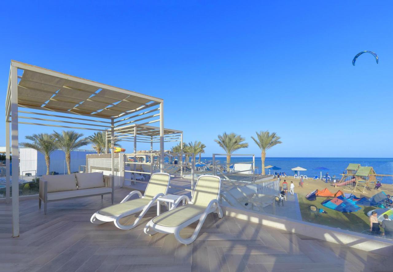 Bellagio Beach Resort&Spa Hurghada Esterno foto The beach at the resort