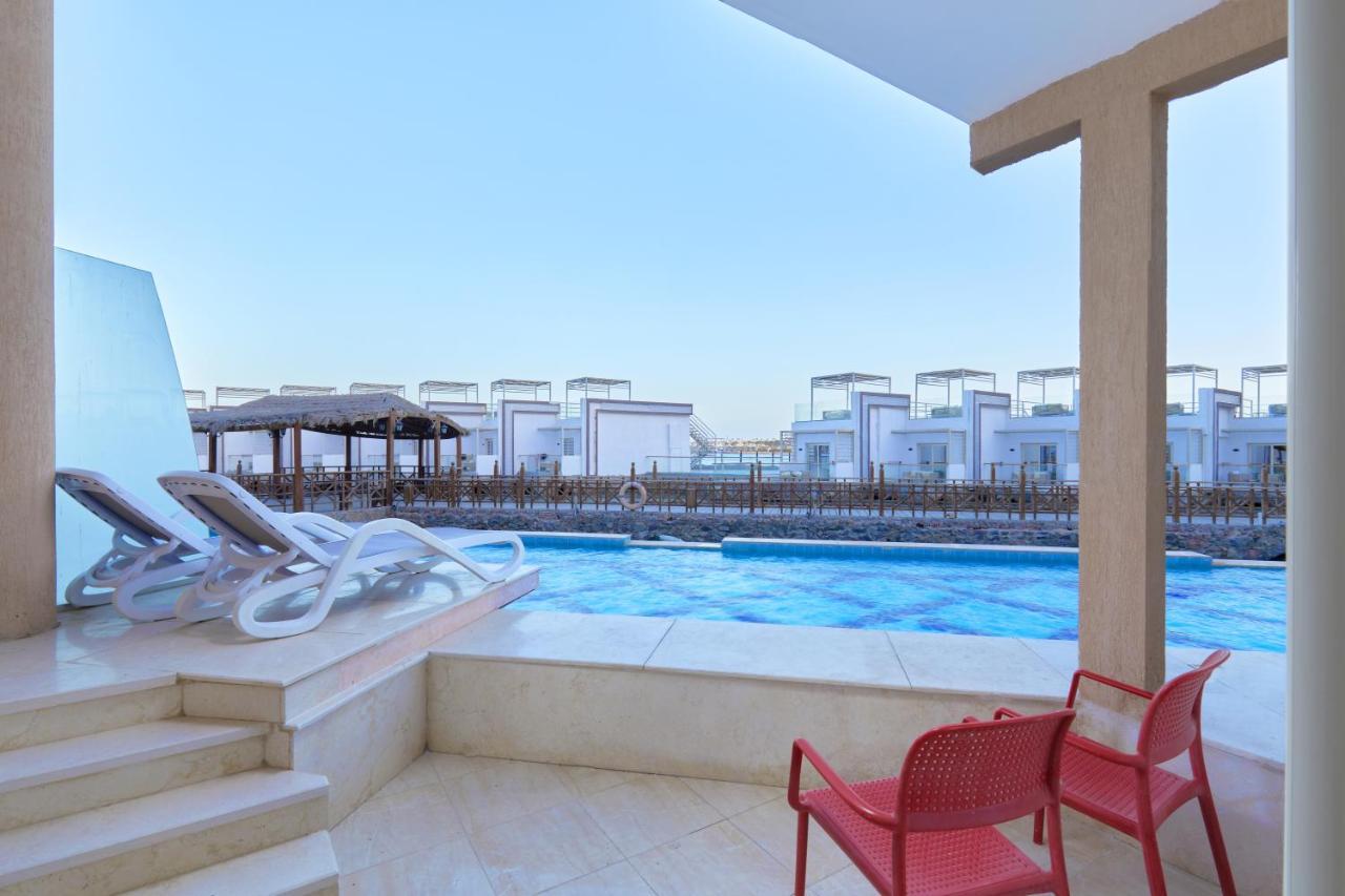 Bellagio Beach Resort&Spa Hurghada Esterno foto A poolside room at the hotel
